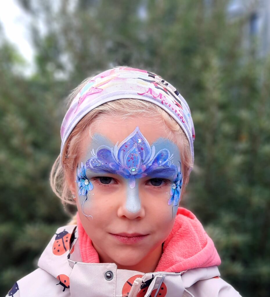 Elsa näomaaling, kevadlaat, Kristiine LOV korraldatud laat, tüdrukute näomaaling - Ilu loojad OÜ